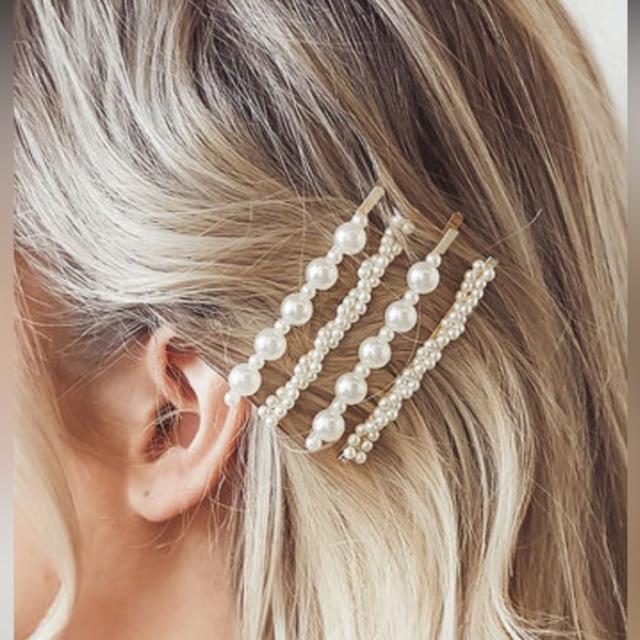 Lulus Other - Pearl + Gold Hair Pin Sets